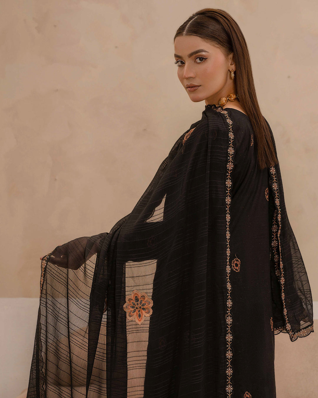 Dyed Lawn Embroidered Suit with Bamber Motif & 4-Side Lace Dupatta – Black