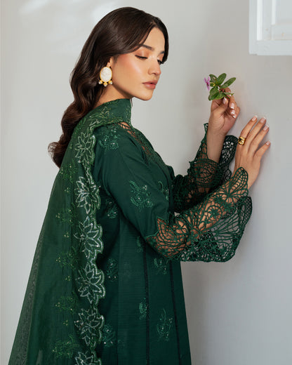 Sera Lawn by Mahnur – SP-02 – Dark Green | Luxury Embroidered Suit