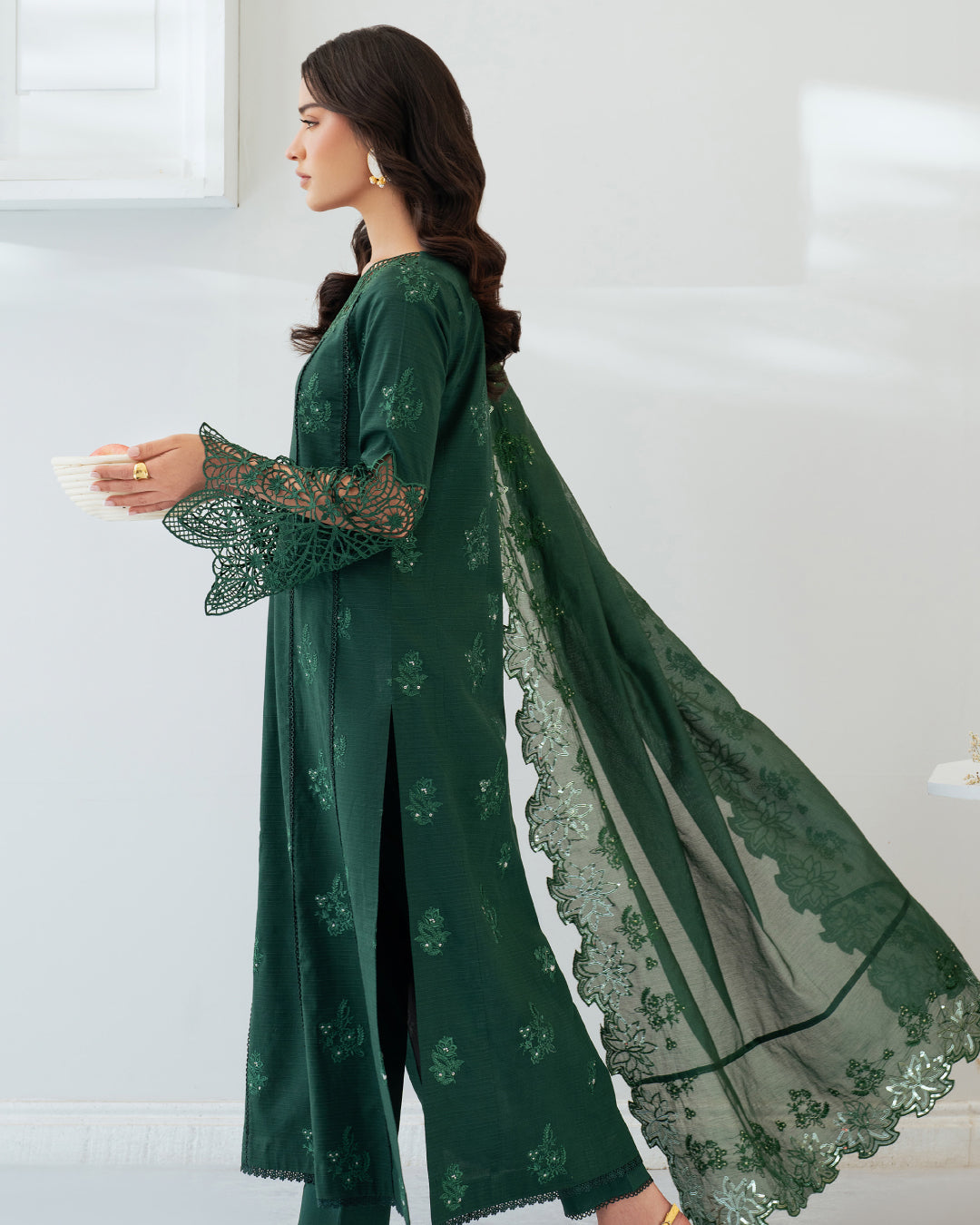 Sera Lawn by Mahnur – SP-02 – Dark Green | Luxury Embroidered Suit