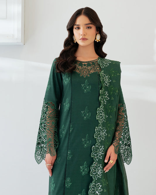 Sera Lawn by Mahnur – SP-02 – Dark Green | Luxury Embroidered Suit