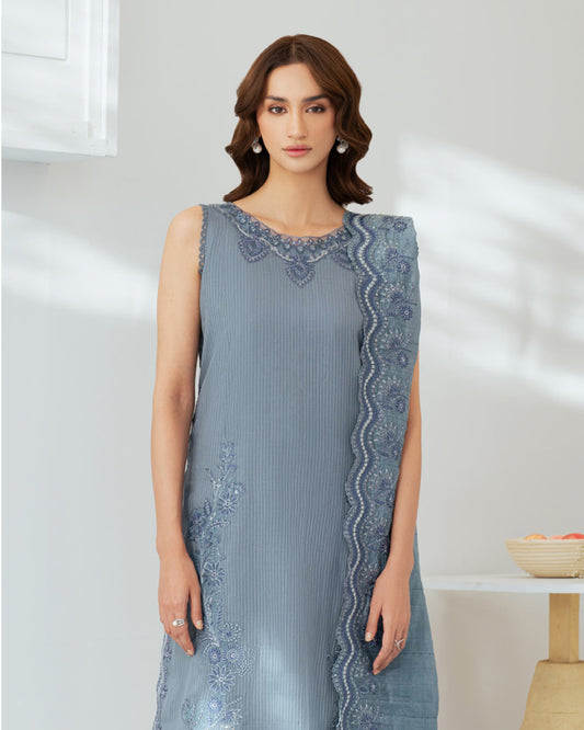 Sera Lawn by Mahnur – SP-06 – Greyish Blue | Luxury Embroidered Suit