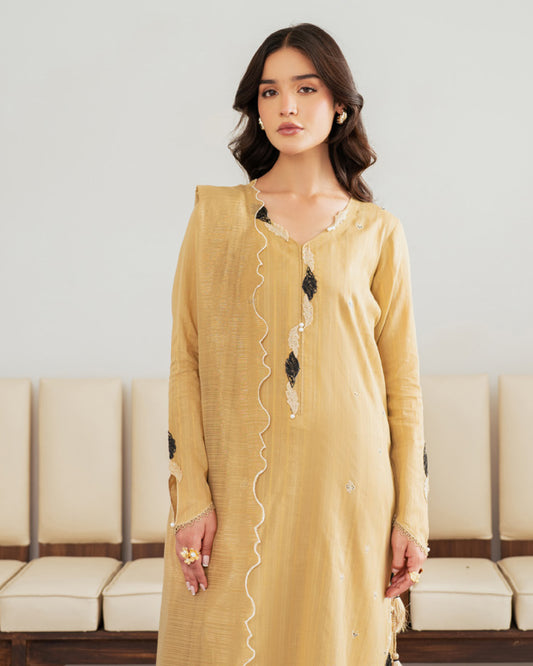 Sera Lawn by Mahnur – SP-04 – Creamish Yellow | Luxury Embroidered Suit