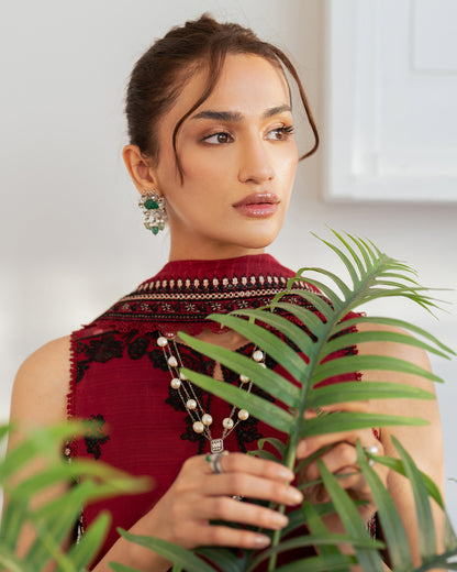 Sera Lawn by Mahnur – SP-09 – Red | Luxury Embroidered Suit