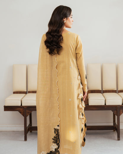 Sera Lawn by Mahnur – SP-04 – Creamish Yellow | Luxury Embroidered Suit